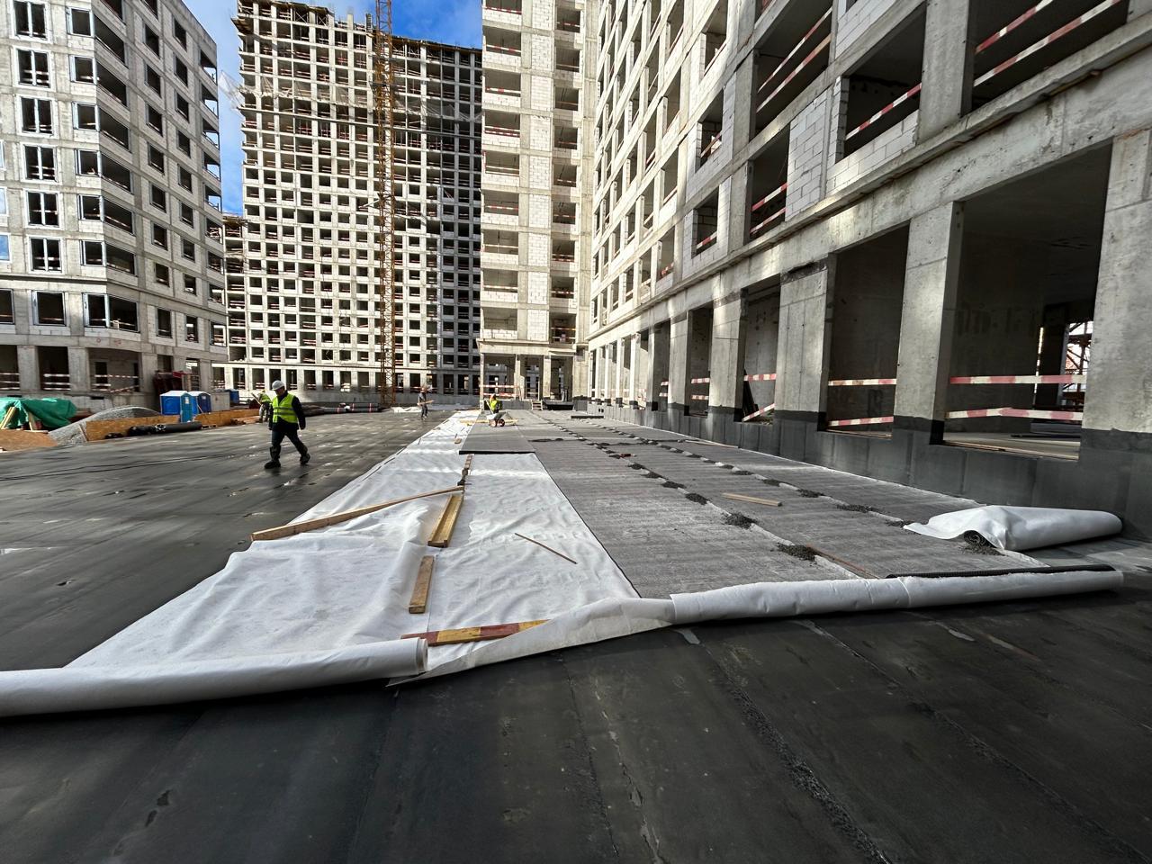 Шипоподібна мембрана з геотекстилем